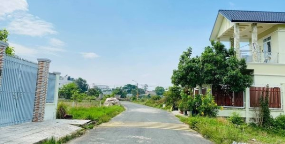 Đất ngộp 80m2 thị trấn Cần Đước Quốc Lộ 50 Giá 520tr/nền gần cụm cảng Quốc Tế