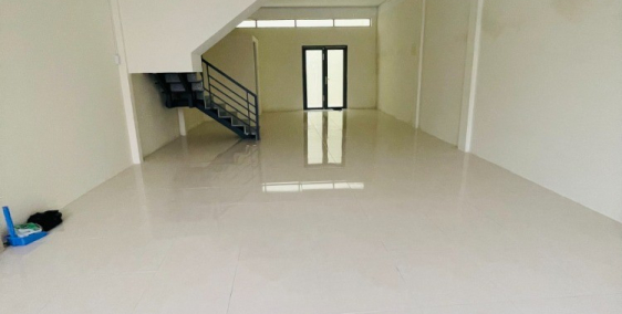 -CHO THUÊ Mặt bằng vị trí đẹp đường 15 , ngay chợ Tân Quy,Q7. Giá 33 triệu/tháng