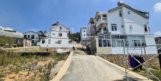 Bán nhà mới đang xây gần Thác Cam Ly Đà Lạt giá 4 tỷ, đường ô tô tránh nhau