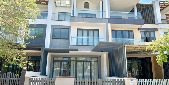 Bán nhà phố Jamona Homes Resort, 146.5 m2, 1 trệt 2 lầu, Tây Bắc, Full nội thất