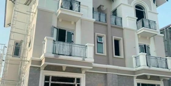 Chính chủ cần tiền bán gấp BT Song lập 135m2 cả nhà và đất giá chỉ 7,6 tỷ