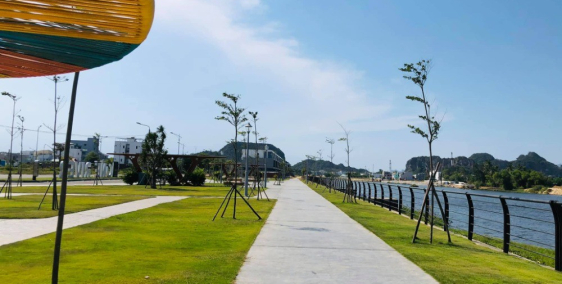 Bán lô Biệt thự mặt sông đường 30m, trục thông bãi tắm công cộng, giá sụp hầm