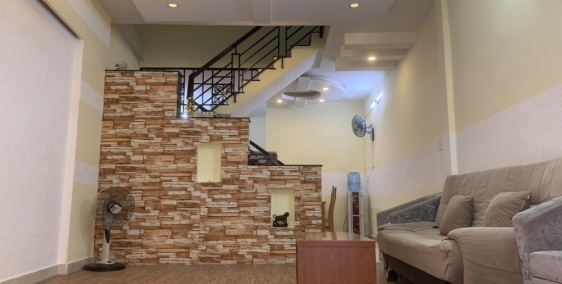 Bán gấp nhà diện tích khủng Thoại Ngọc Hầu, Tân Phú, 5x16m, chỉ 6.2 tỷ.