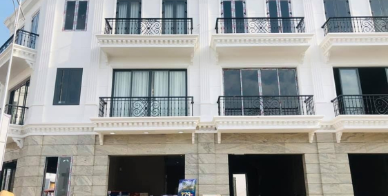 BÁN   NHÀ PHỐ TRUNG TÂM THƯƠNG MẠI THỚI LAI