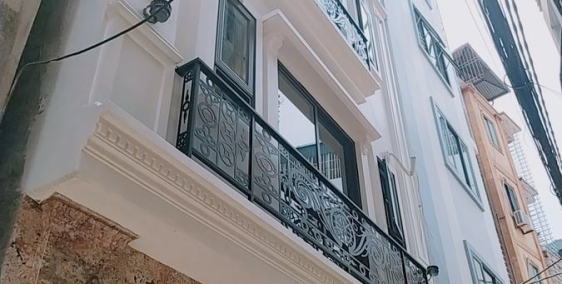 Bán nhà riêng ngõ 89 Lạc Long Quân, Tây Hồ. DT 100m2 x mặt tiền x 6m x giá 17.9