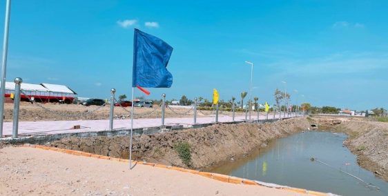 Cần tiền kinh doanh bán gấp lô đất chính chủ ngay mặt tiền quốc lộ 50 chỉ 320tr