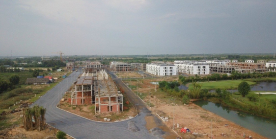 Bán Nhà Phố ngay Mặt Tiền Quốc Lộ N2 , SHR , 90M2 , 800Tr