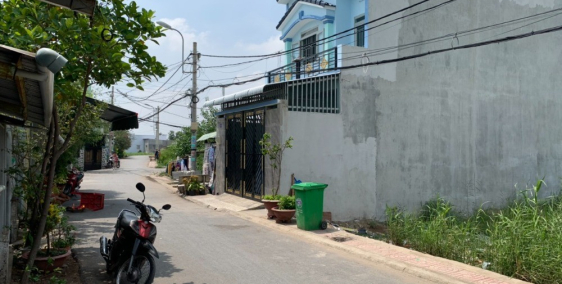 Chị ruột cần bán 85m2 thổ cư sát vách Ub xã Qui Đức Q.Bình Chánh, Đã có sổ hồng.