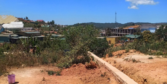 Cần bán gấp đất nền xây biệt thự hoặc nhà nghỉ tại trung tâm thị trấn lạc duong