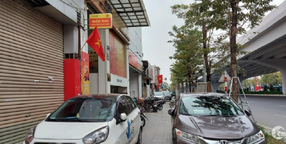 Bán đất mặt phố Phạm Văn Đồng, diện tích lớn 110m2 giá tốt 26 tỷ.