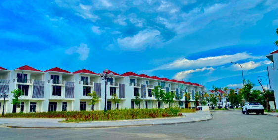 Nhà phố thanh toán theo tiến độ view công viên trung tâm