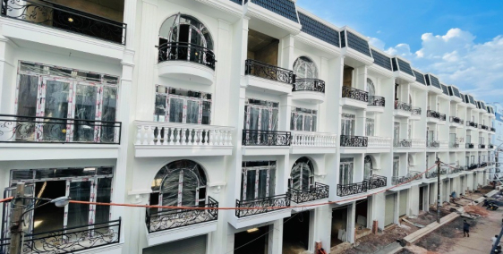 Bán nhà mặt tiền Nguyễn Sơn Tân Phú sổ hồng riêng sang tên ngay