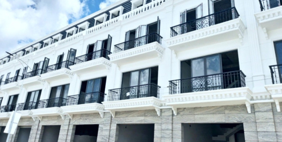 Nhà 1 Trệt 3 Lầu kiên cố, 85m2, đường oto, ngay trung tâm chợ huyện Thới Lai