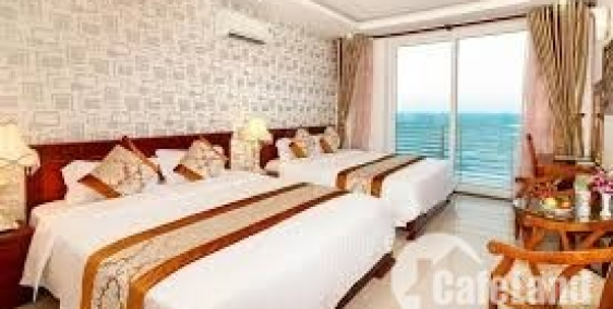 Bán khách sạn 12 đường Phan Văn Trị Phường Thắng Tam cách biển 30m.