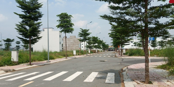 Nhà Phố Long Hậu,Cách Sài Gòn 15km,1 trệt 2 lầu,Ưu đãi 150 triệu sở hữu ngay.