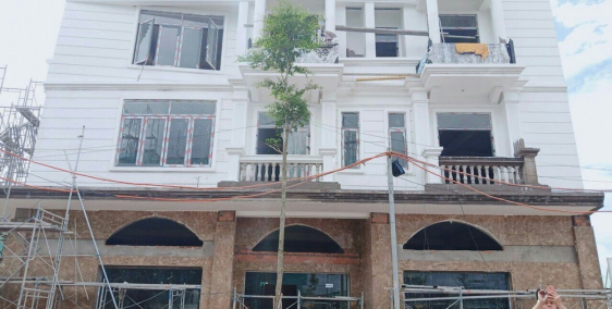 Bán gấp nhà phố Long Hậu, 5x20m, 1trệt2lầu 210m2, giá 3 tỷ, Sổ hồng riêng