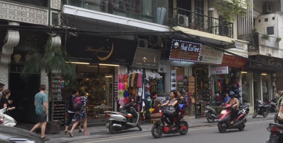 BÁN ĐÂT TẶNG NHÀ Ở HOÀNG CẦU 190m2 MẶT TIỀN 4.9m GIÁ 43.2 TỶ