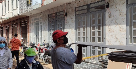 Nhà 1 trệt 1 lầu, 1 pn,1 wc 3x7 giá 470tr, 1 lầu 2 pn, 2wc giá 770tr 4x10