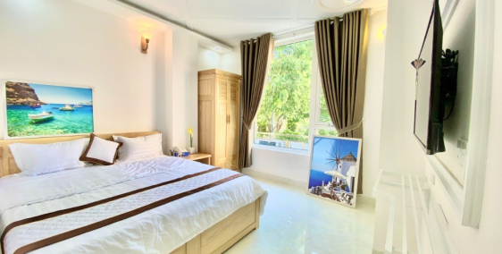 Bán gấp khách sạn 35 phòng cách biển Bãi Sau 100m, Phường 2.