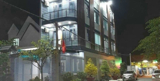 BÁN NHÀ MẶT TIỀN KINH DOANH DĨ AN