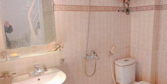 Bán Nhà Đê La Thành Đống Đa 34m2*4T.Gía chỉ 2,95 Tỷ.Liên Hệ 0983922630.