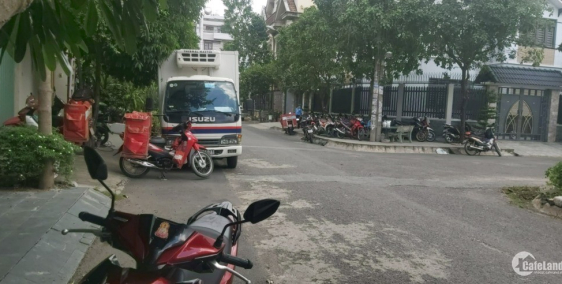 Cần bán gấp nhà đường Nguyễn Oanh, Gò Vấp, Dt 100m2, 6PN, 1hầm, hẻm 8m