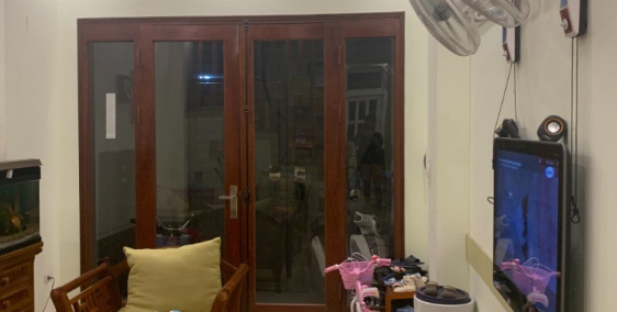 Bán nhà Võng Thị, Bưởi, nhà ven hồ VIP, nhà đẹp 55m2 giá nhỉnh 5 tỷ.