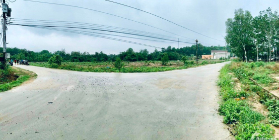 kẹt vốn cần bán gấp lô đất 1437m2,SHR,giá 2tr4/m2