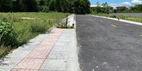 Đất siêu rẻ , giá siêu đầu tư trung tâm thị trấn cam lộ mặt tiền đường nhựa 6m .