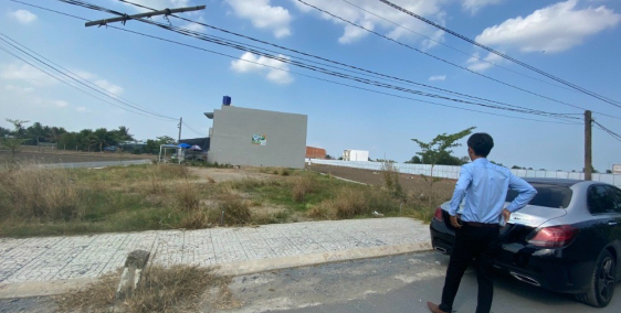 Đất Thổ Cư 2 MT lớn LIền Kề Chợ Tiện KD và Ở