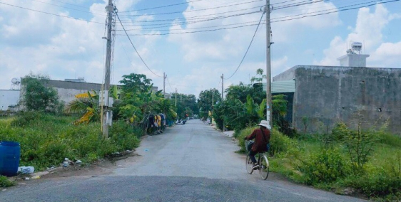 KHÁCH NHỜ BÁN lô đất sổ hồng riêng 5x25 m2 xây dựng tự do Đức Hòa tỉnh Long An