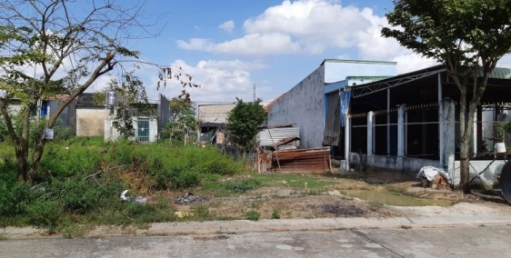 Sang lại 2 lô Đất thổ cư 210m2, XD tự do.Nằm trên Tỉnh Lộ 10, ngay Lê Minh Xuân