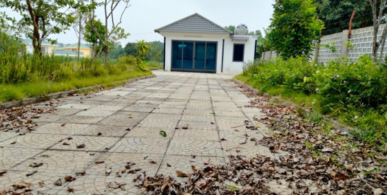 996m2 có 80m thổ cư , đât vuông vắn nở hậu , nhuận Trạch Lương Sơn