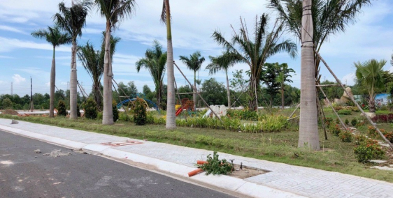 Nền đất suất nội bộ duy nhất đối diện Công viên, trường học!