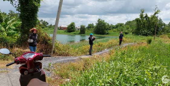 Bán đất tặng nhà,1000m2 mặt tiền 5m,Đất view hồ rất đẹp bán lỗ mùa dịch