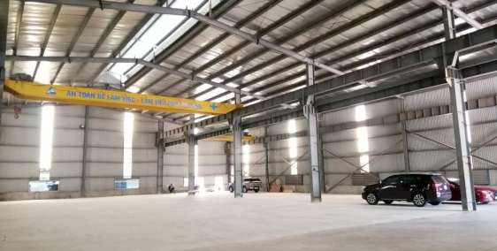 Cho thuê kho Nguyễn Hoàng, Mỹ Đình DT 700m2, MT 20m xe container vào được kho.