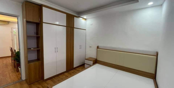 Căn tập thể Thành Công 80m, 2PN-2VS, ô tô sát, nhỉnh 2 tỷ