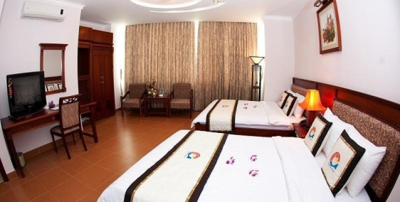 Bán khách sạn 18 phòng đang kinh doanh đường Phan Chu Trinh,  Phường 2.