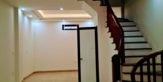 Gốc Đề , Hoàng Mai nhà đẹp, gần ô tô, gần chợ, ngõ ba gác DT 44 m2 nhỉnh 3 tỷ