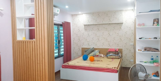 BÁN GẤP NHÀ TÔN ĐỨC THẮNG ĐỐNG ĐA 42M 4TẦNG  MT4 CHỈ HƠN 3TỶ.