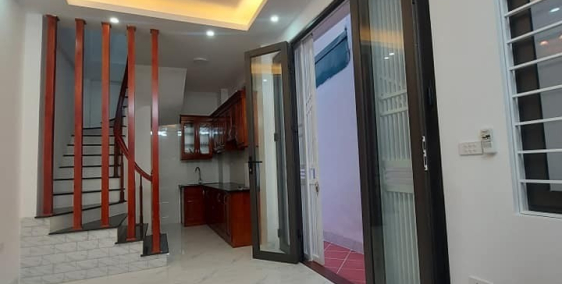 BÁN NHÀ Ở LONG BIÊN GẦN HỒ - GẦN PHỐ - GẦN BỆNH VIỆN - NHÀ