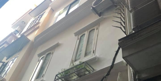 Bán nhà Hoàng Hoa Thám, cách phố 40m, mặt tiền rộng, ngõ ô tô nhỏ đỗ cửa