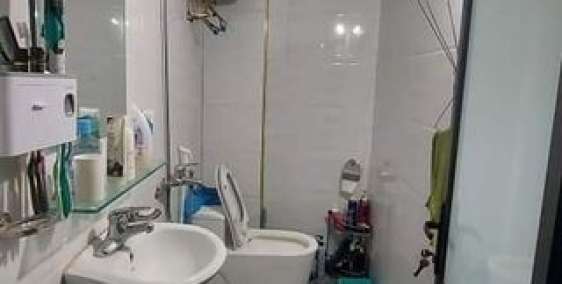 Cần bán gấp,Vương Thừa Vũ,5 tầng,DT 40m,MT 4m,DT 40m,3.9 tỷ.