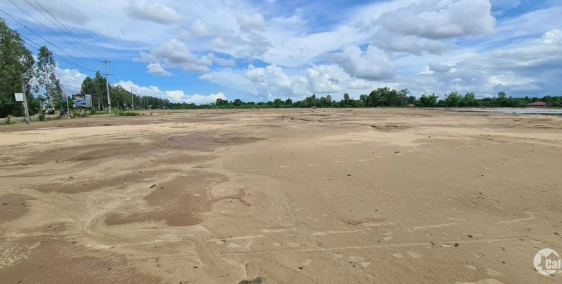 Khu dân cư và chợ An Long cách TP Long Xuyên 6km