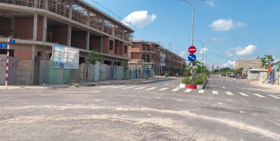 ĐẤT NỀN VÀ NHÀ LIỀN KỀ NẰM NGAY CẠNH CHỢ BÀU XÉO, THỔ CƯ 100% GIÁ 1,4 TỶ - 3,7 T