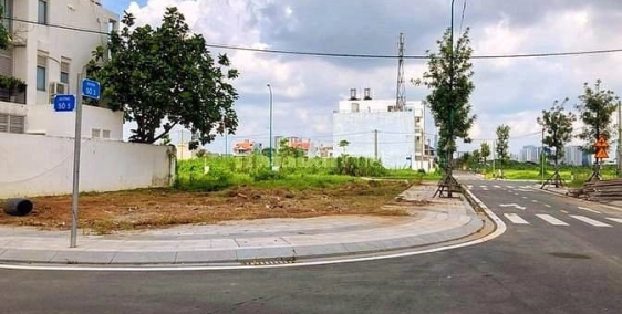 [2.6 tỷ] bán gấp lô Góc (2mt) 124m2 ngay tuyến phố đêm, kề Vincom,5p ra biển