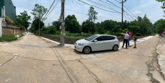 Lô góc 2 mặt tiền ,sổ đỏ riêng Sơn Tây Hà Nội dt 353m  chỉ 4,5rtr giá covid