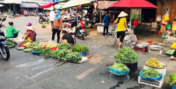 Bán đất ngay chợ Vĩnh Tân DT 70m2 tc100%