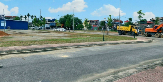 Mở bán 3 lô đất nền 2 mặt tiền, 1 mặt view suối giữa trung tâm thành phố