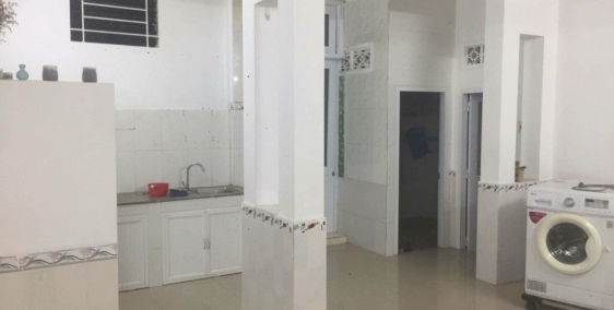 Cho thuê nhà 1 trệt 1 lửng 2 phòng ngủ hẻm ô tô Lê Thánh Tông